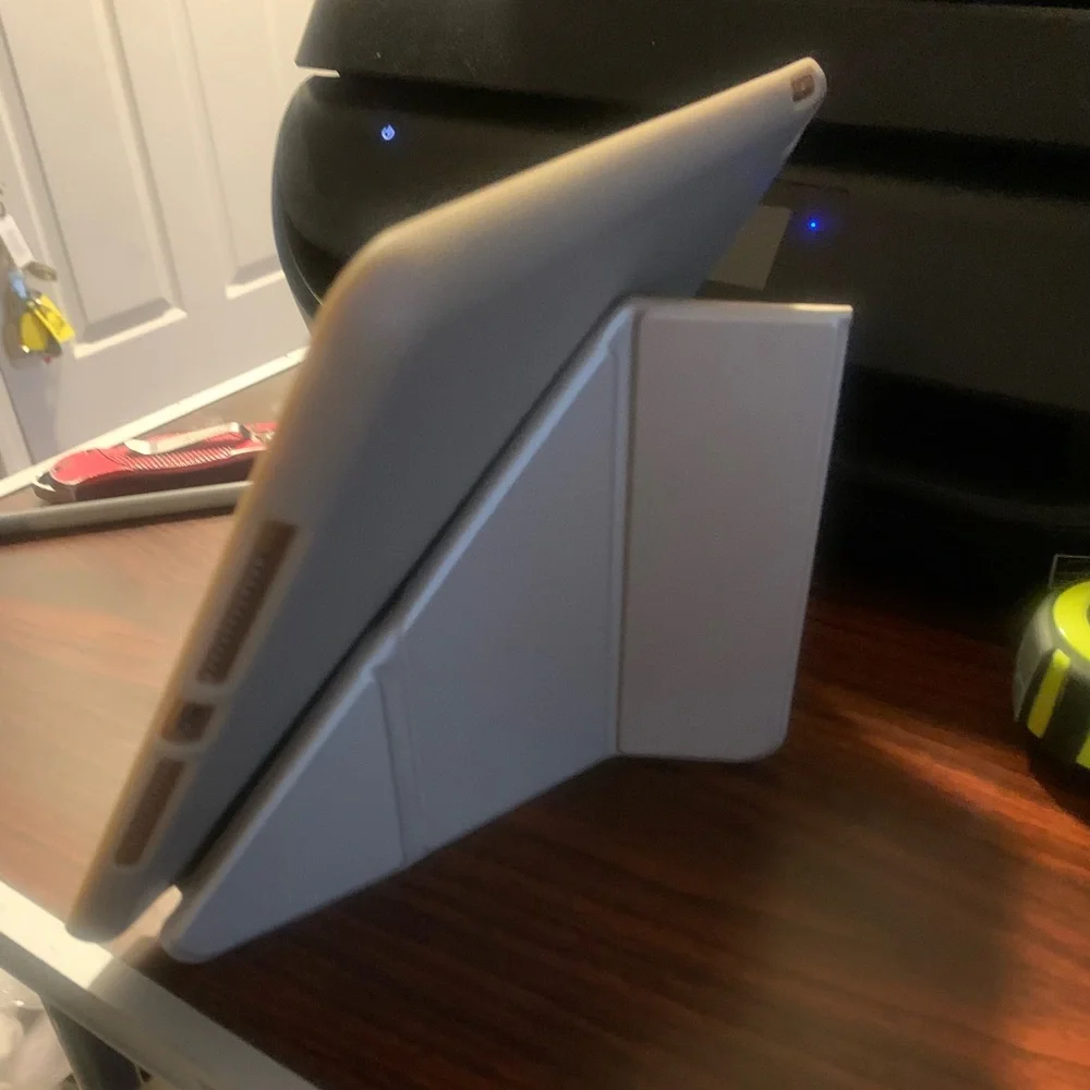 NWOT Cute sleek Case compatible with IPad 10.2